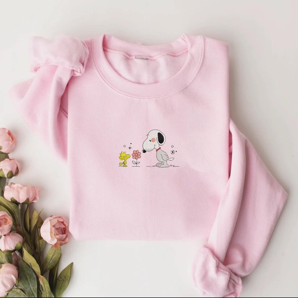Snoopy Embroidered Sweater - Picture 1 of 2